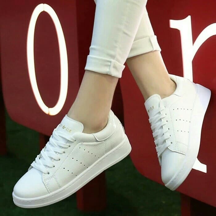 Sepatu Sneakers